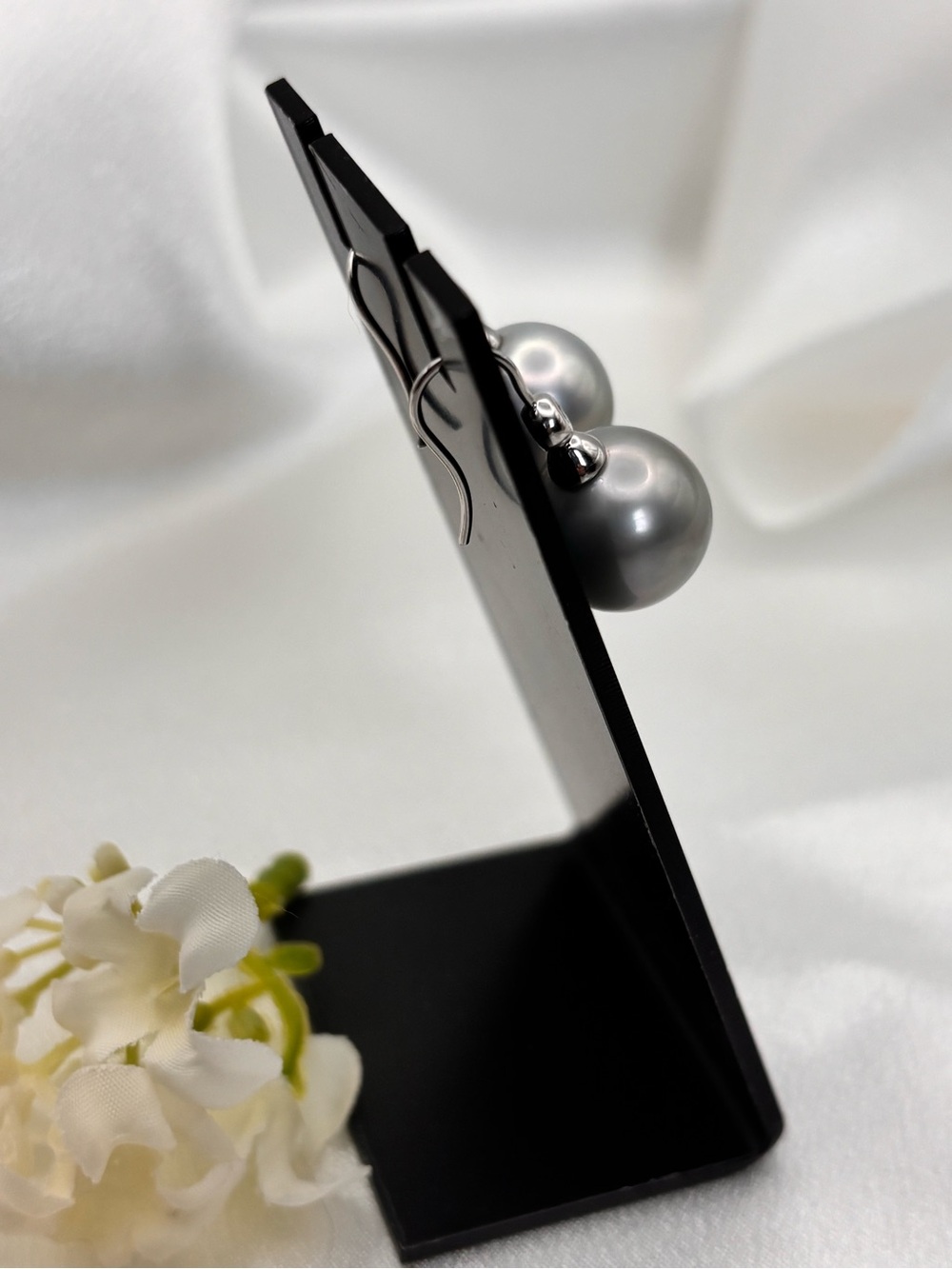 Tahitian Pearl & Diamond Drop Earrings 585 White Gold - Picture 3 of 5